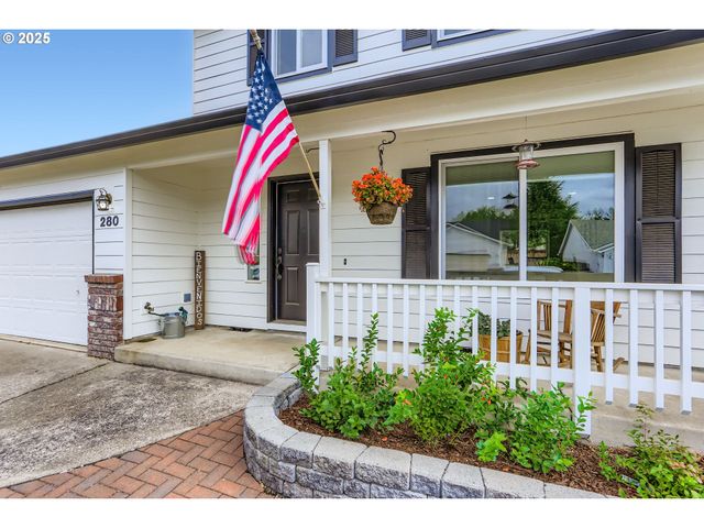 280 Nw COUNTRY Ct, Mc Minnville, OR 97128