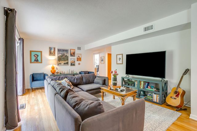 2904 Martin Lydon Avenue, Fort Worth, TX 76133