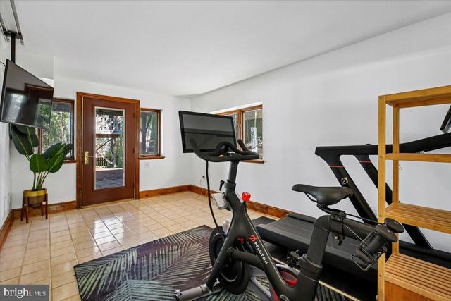 6317 POE RD, Bethesda, MD 20817