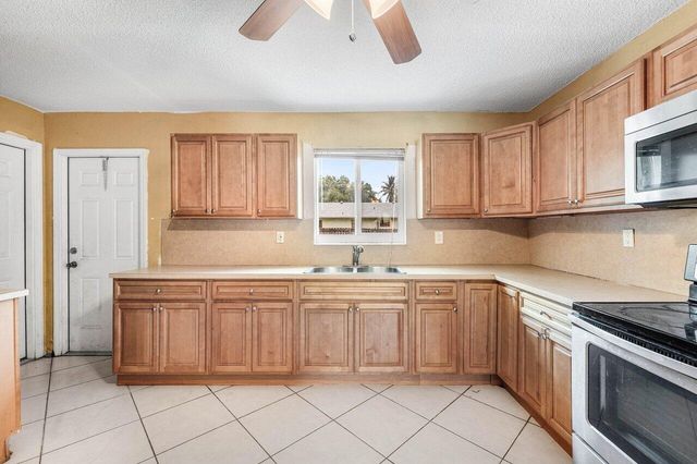 2011 SW 99TH Terrace, Miramar, FL 33025