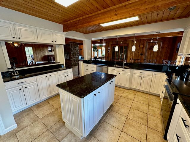 20 Crest Lane, Madison, NH 03849