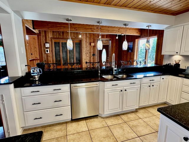 20 Crest Lane, Madison, NH 03849