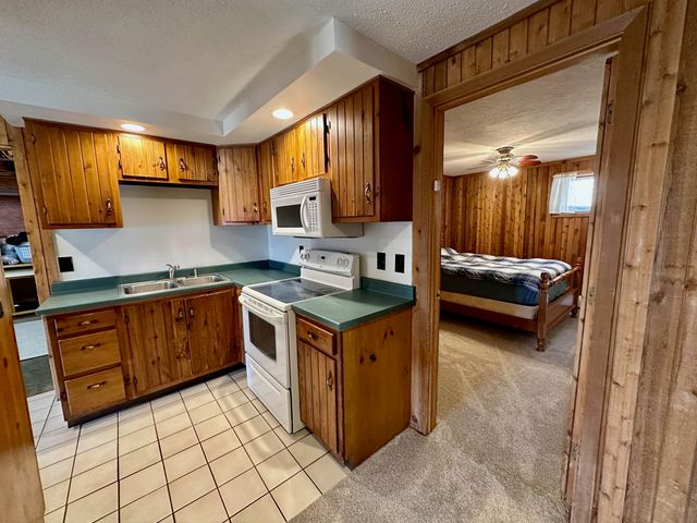 20 Crest Lane, Madison, NH 03849