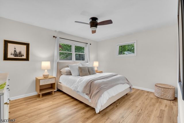 46 Rafkind Rd, Bloomingdale Boro, NJ 07403