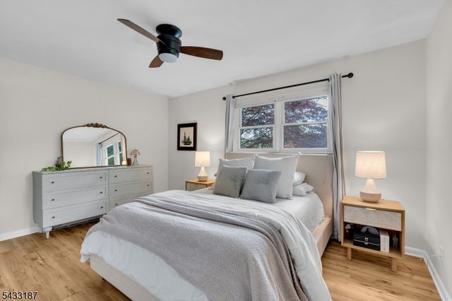 46 Rafkind Rd, Bloomingdale Boro, NJ 07403