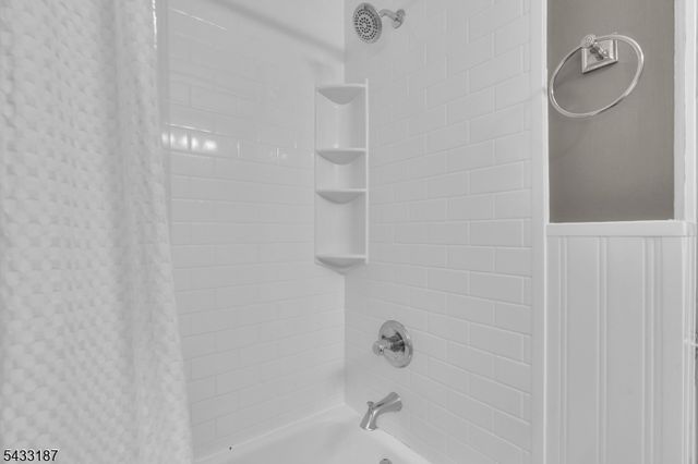 46 Rafkind Rd, Bloomingdale Boro, NJ 07403