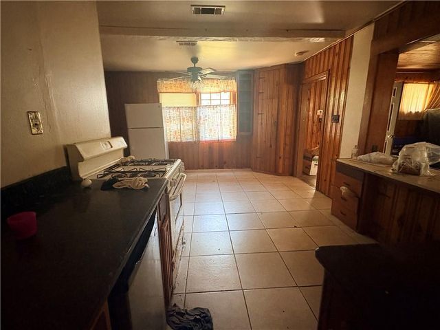2075 Foster Lane, Mobile, AL 36605