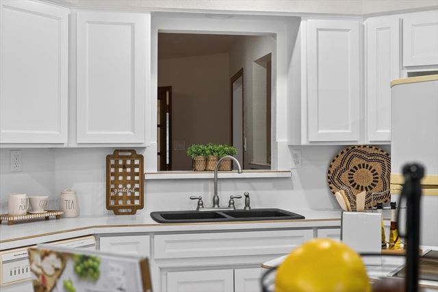 5112 Misty Wood Drive, Arlington, TX 76017