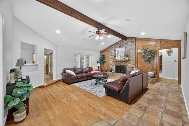 5112 Misty Wood Drive, Arlington, TX 76017