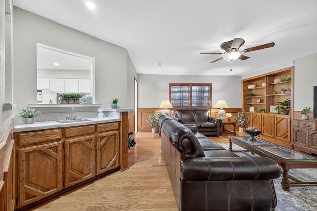 5112 Misty Wood Drive, Arlington, TX 76017