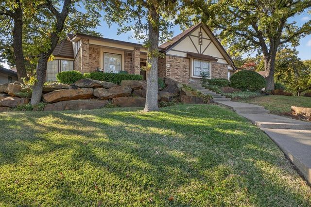 5112 Misty Wood Drive, Arlington, TX 76017