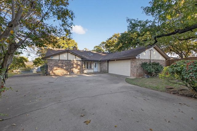 5112 Misty Wood Drive, Arlington, TX 76017