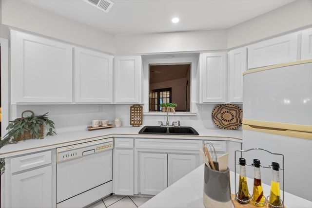 5112 Misty Wood Drive, Arlington, TX 76017