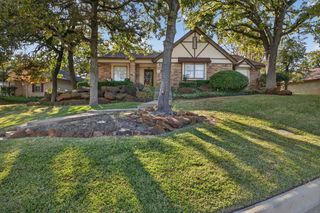 5112 Misty Wood Drive, Arlington, TX 76017