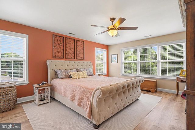 8 ELK LN, Elkton, MD 21921