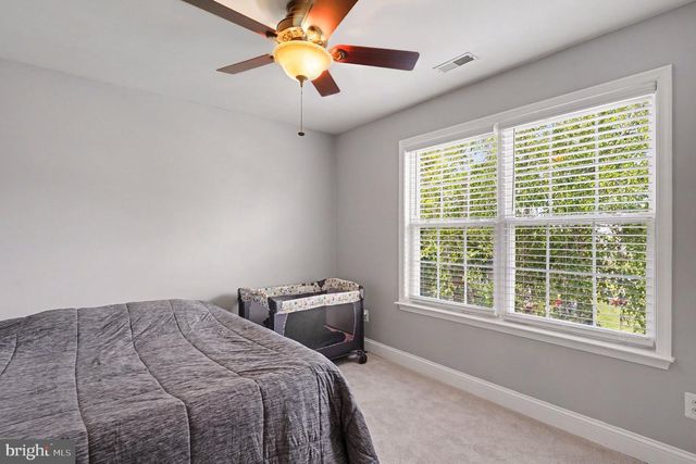 8 ELK LN, Elkton, MD 21921