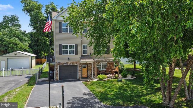 8 ELK LN, Elkton, MD 21921