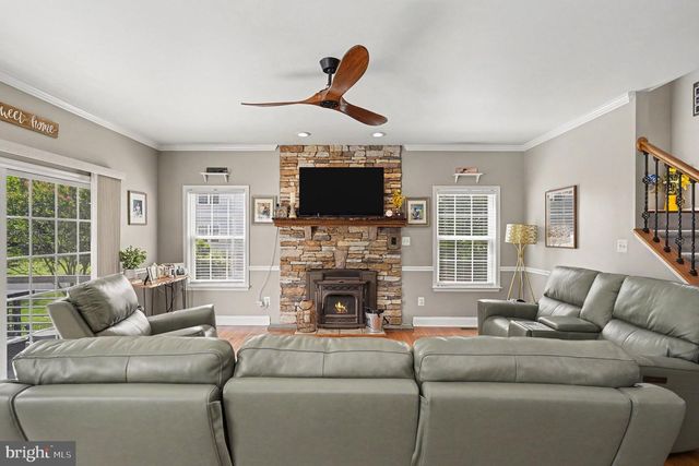 8 ELK LN, Elkton, MD 21921