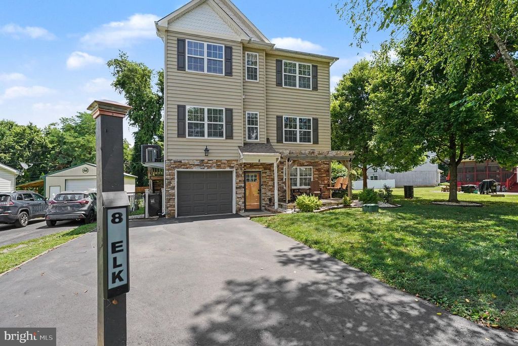 8 ELK LN, Elkton, MD 21921