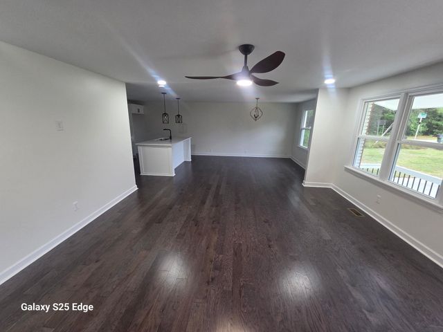 100 Wall St., Marion, SC 29571