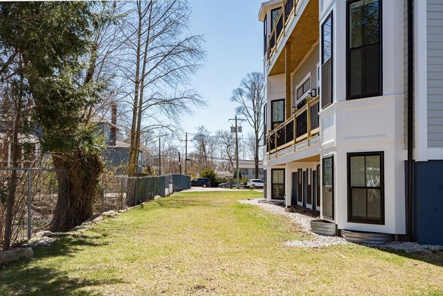 46 Union St 8, Weymouth, MA 02190