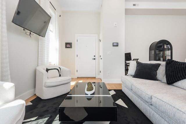 46 Union St 8, Weymouth, MA 02190