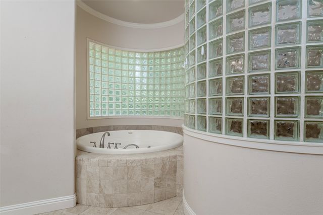 2639 Hemingway Court, Arlington, TX 76006