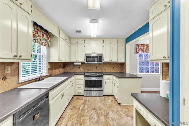 115 Hillside Drive, Wetumpka, AL 36092
