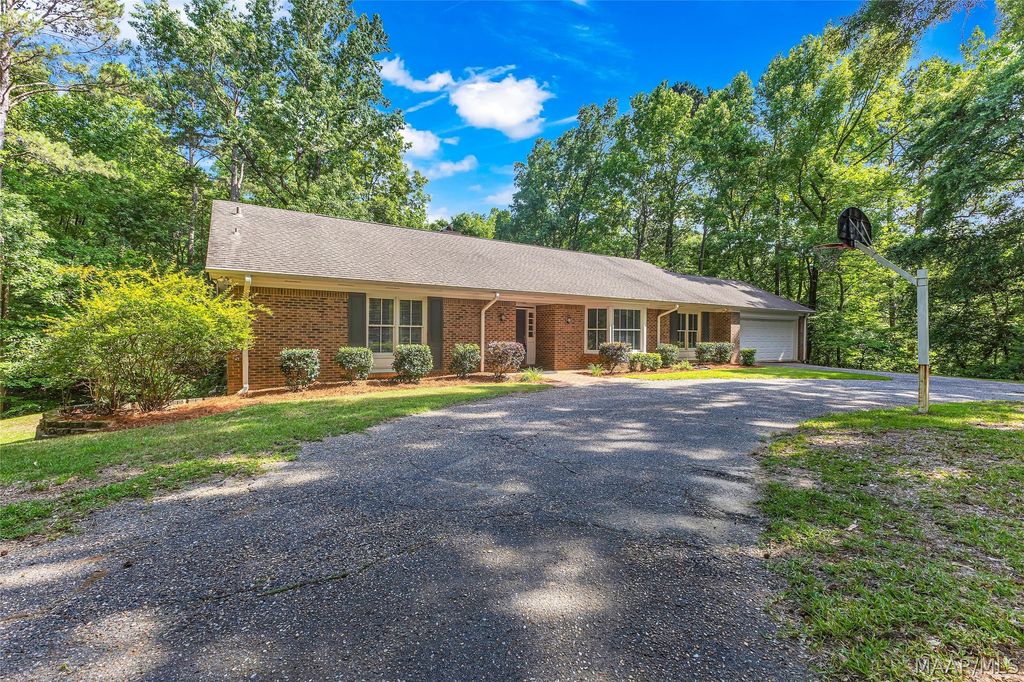 115 Hillside Drive, Wetumpka, AL 36092