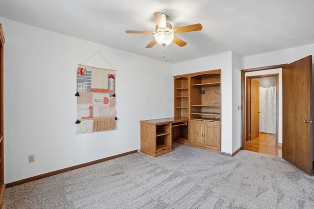 4828 6th Avenue Drive, Moline, IL 61265