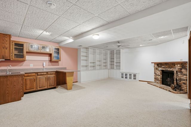 4828 6th Avenue Drive, Moline, IL 61265