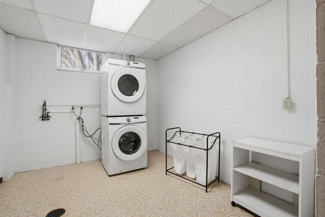 4828 6th Avenue Drive, Moline, IL 61265