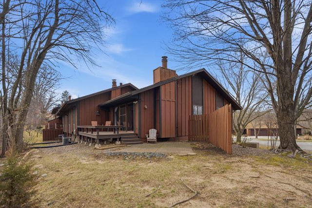 4828 6th Avenue Drive, Moline, IL 61265