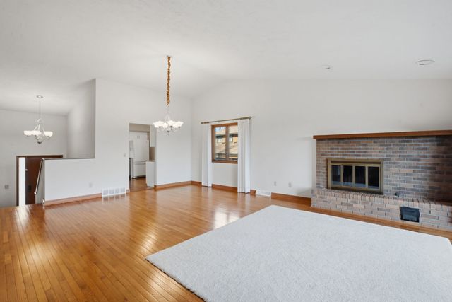 4828 6th Avenue Drive, Moline, IL 61265