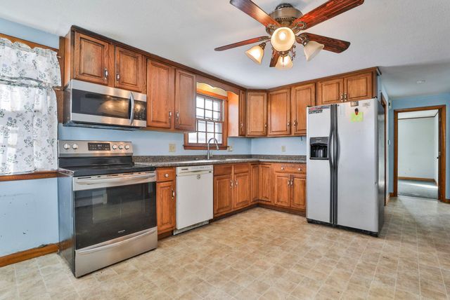 12 Hemlock Street, Hudson, NH 03051