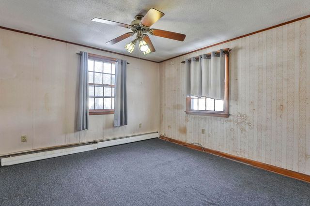 12 Hemlock Street, Hudson, NH 03051