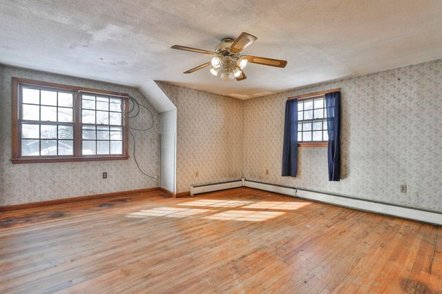 12 Hemlock Street, Hudson, NH 03051