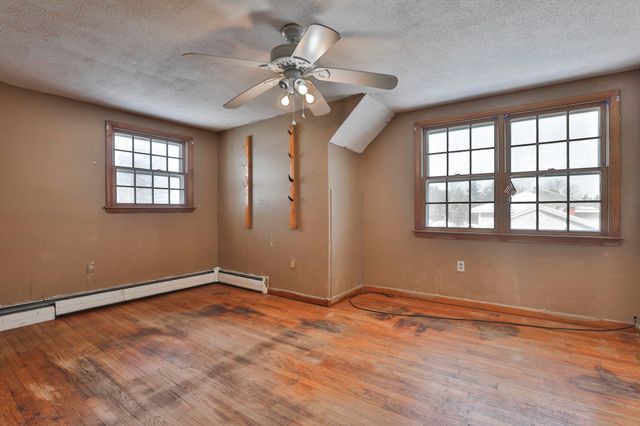 12 Hemlock Street, Hudson, NH 03051