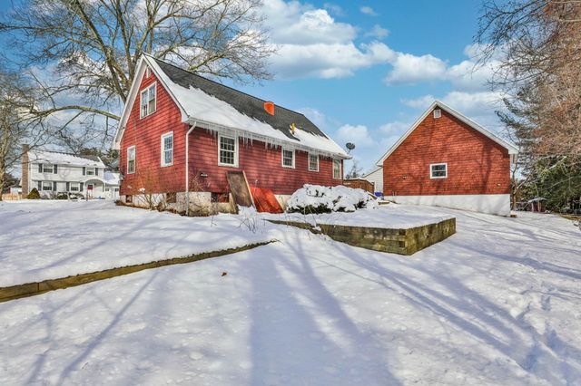 12 Hemlock Street, Hudson, NH 03051