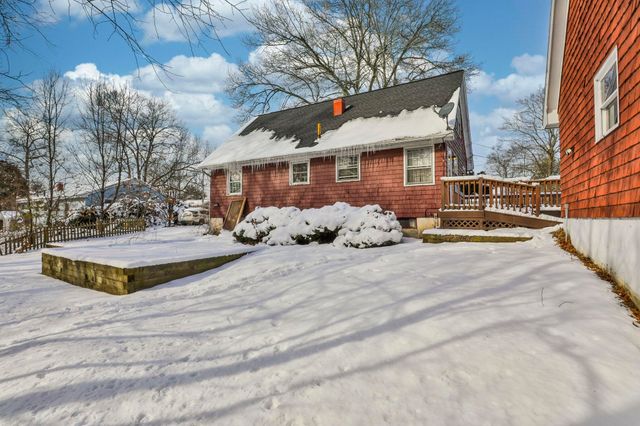 12 Hemlock Street, Hudson, NH 03051