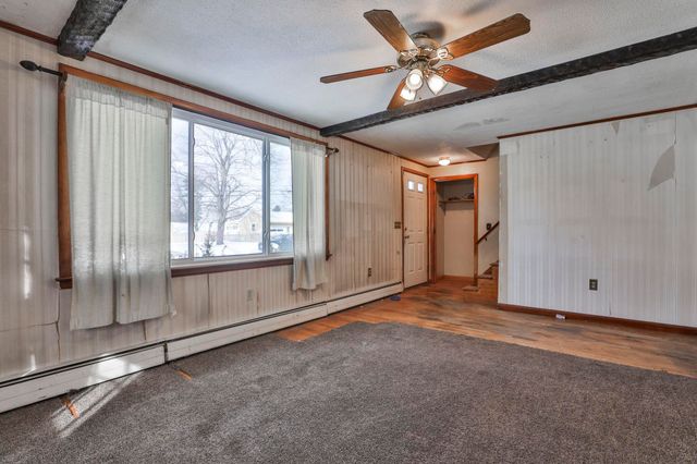 12 Hemlock Street, Hudson, NH 03051