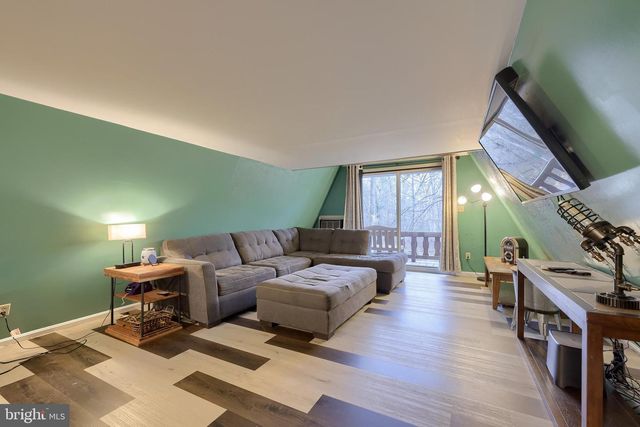 460 GREENVILLE RD, Denver, PA 17517