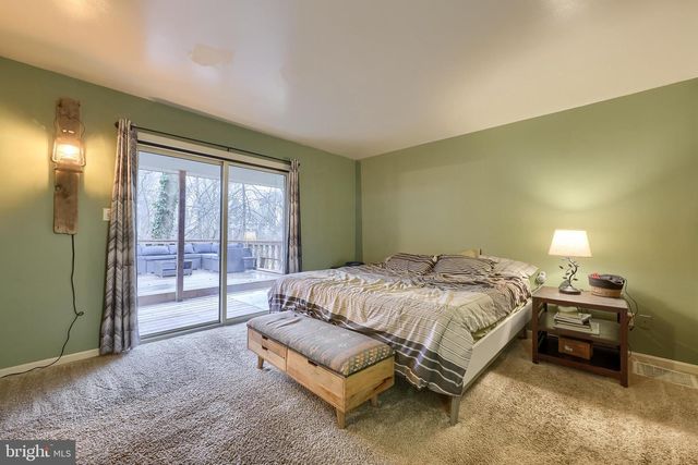 460 GREENVILLE RD, Denver, PA 17517