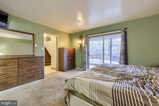 460 GREENVILLE RD, Denver, PA 17517