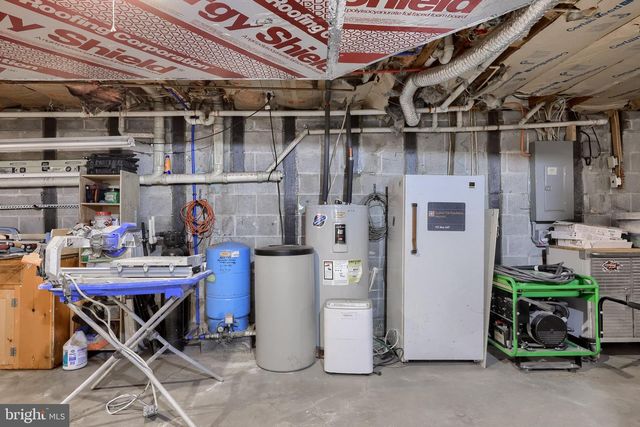 460 GREENVILLE RD, Denver, PA 17517