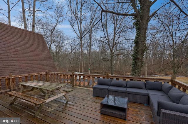 460 GREENVILLE RD, Denver, PA 17517