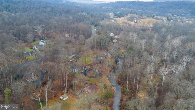 460 GREENVILLE RD, Denver, PA 17517