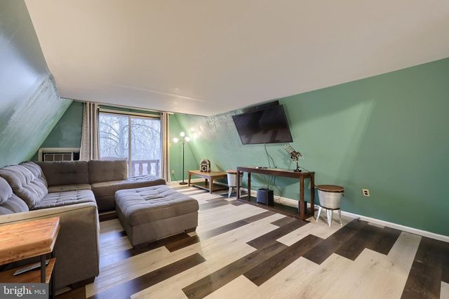 460 GREENVILLE RD, Denver, PA 17517