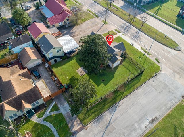 5012 Irvington Boulevard, Houston, TX 77009