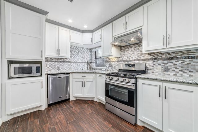 5012 Irvington Boulevard, Houston, TX 77009